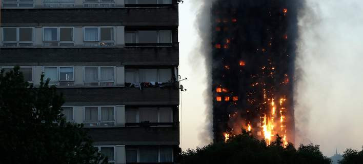 Φωτιά Λονδίνο: Απεγνωσμένες μητέρες πετούσαν μωρά και παιδιά από τα παράθυρα για να τα σώσουν